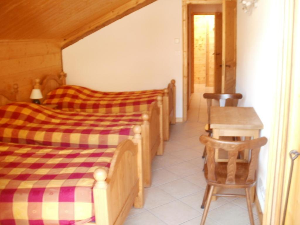 Chambre D'Hote La Petite Bergerie Abondance Rom bilde